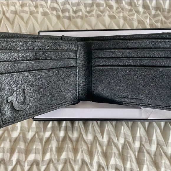 TRUE RELIGION BRAND JEANS Sunter Wallet & Carabiner Gift Set. NWT. BLACK - Picture 4 of 5